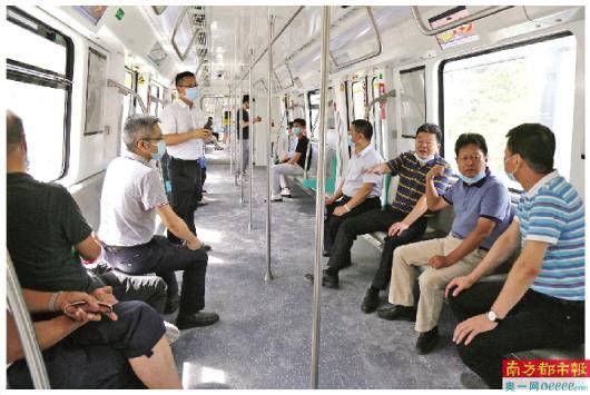 居民|“石岩的第一条地铁开通了，多年的等待，终于梦想成真”