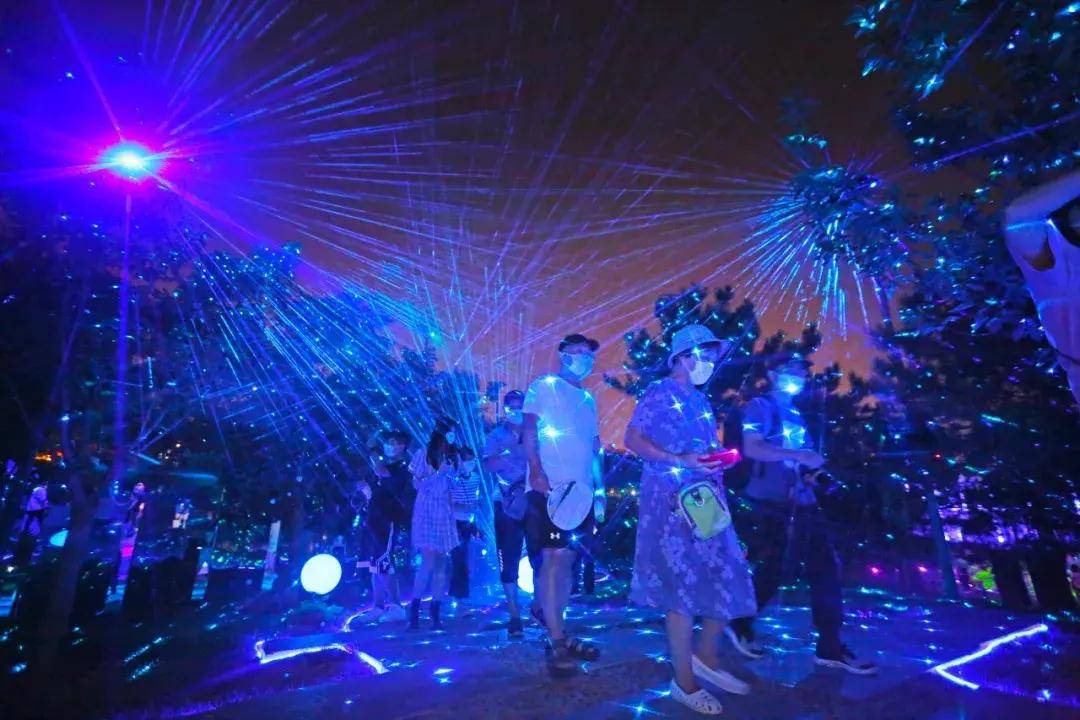今晚海淀这里开启沉浸式夜游流光溢彩浪漫奇幻