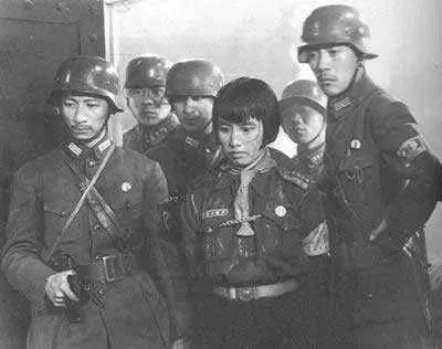 孤军|不是《八佰》,是四百廿!真实历史的四行孤军,比电影更震动人心