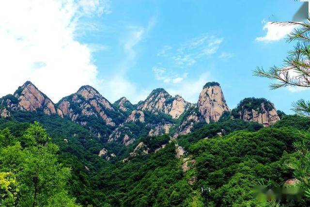 天河大峡谷是伏牛山世界地质公园核心景区之一,于洛阳市栾川县叫河镇.