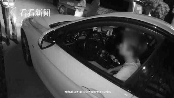 丈夫|陪异性买醉遭老婆举报酒驾 男子咬伤民警还叫嚣：我要你们死