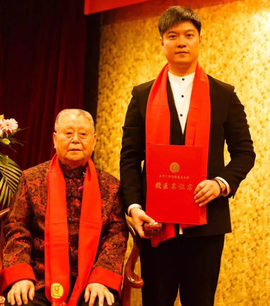 养生|38岁拿下彭于晏，6分长相却凭素颜艳压全场：懂的人知道，人家年轻的秘密都在这……