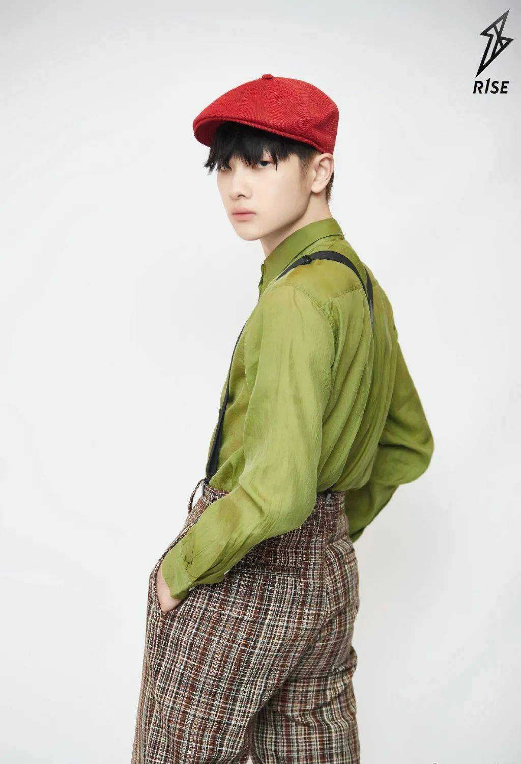 娜比|早秋第一件单品我选好了！是杨洋娜比都Pick的背带裤~