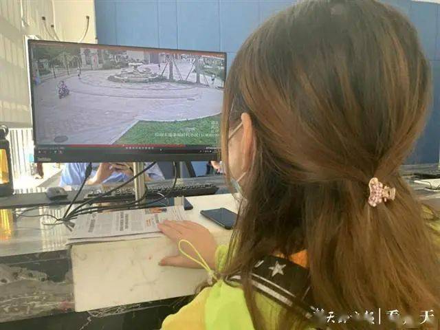 女士|10岁女孩外出见闺蜜未归，还拉黑家人微信