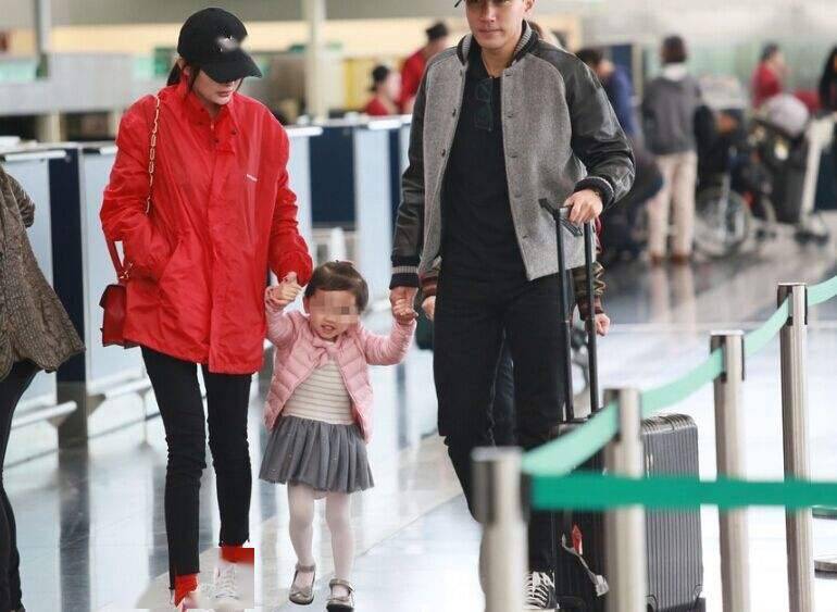 直播|杨幂代言造型被吐槽,像直播精神小妹儿,土到极致就是潮