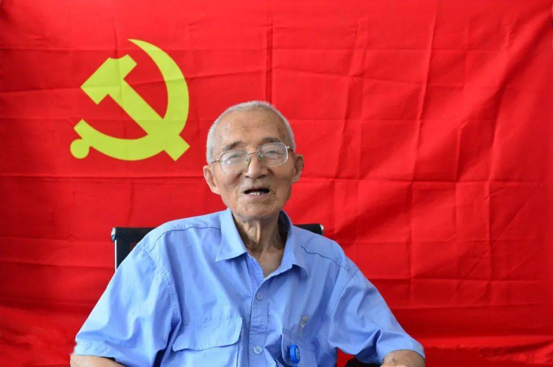 这位90岁的老航空人,为何还要坚持在一线?_姚老