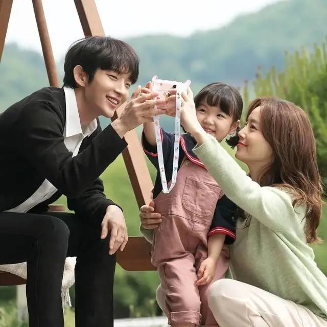 花美男|李准基用了15年，让人不再关注他的美貌