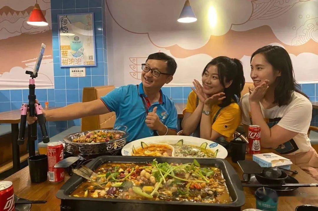 搜索美食直播 a07a7e29f7b34667a33f5b999013a44b.jpeg