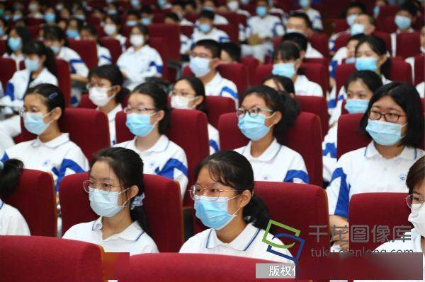 实验|北航实验学校开学聚焦国防教育