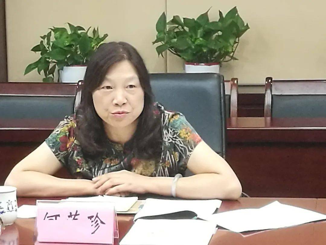 会上,何莲珍副校长提出浙江大学的发展不仅要立足浙江,立足中国,更要