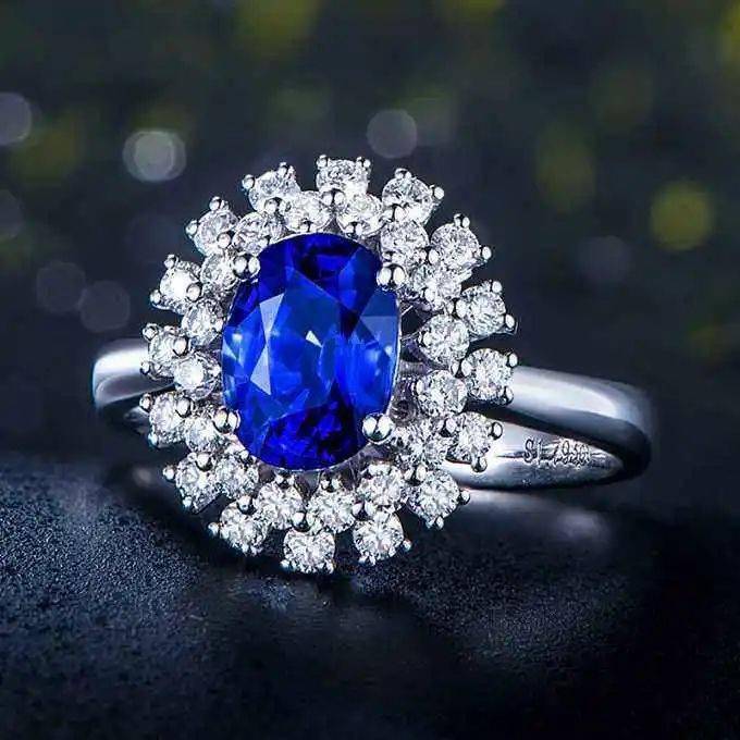 梅根|梅根形象又崩了，竟然出书洗白自己？ 嫉妒凯特是因为珠宝分配不均？