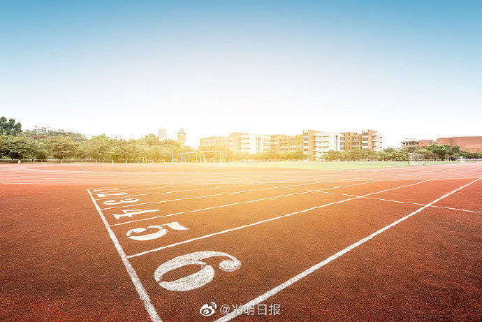 同学|开学第一天小学校长送给同学、家长、老师的三句话