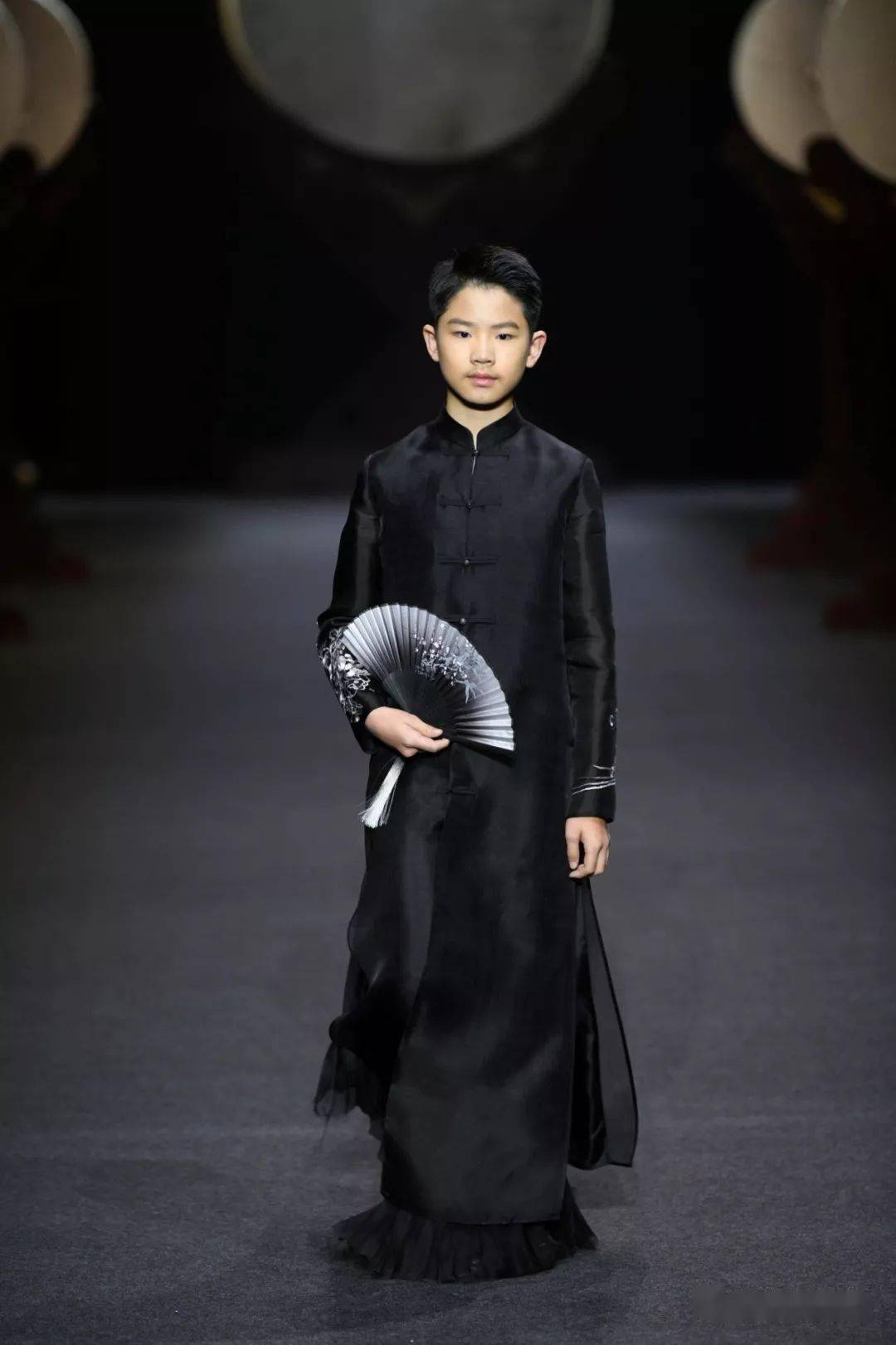 长衫|《德云斗笑社》“一哥”选拔赛！藏在大褂/长衫里的秘密。