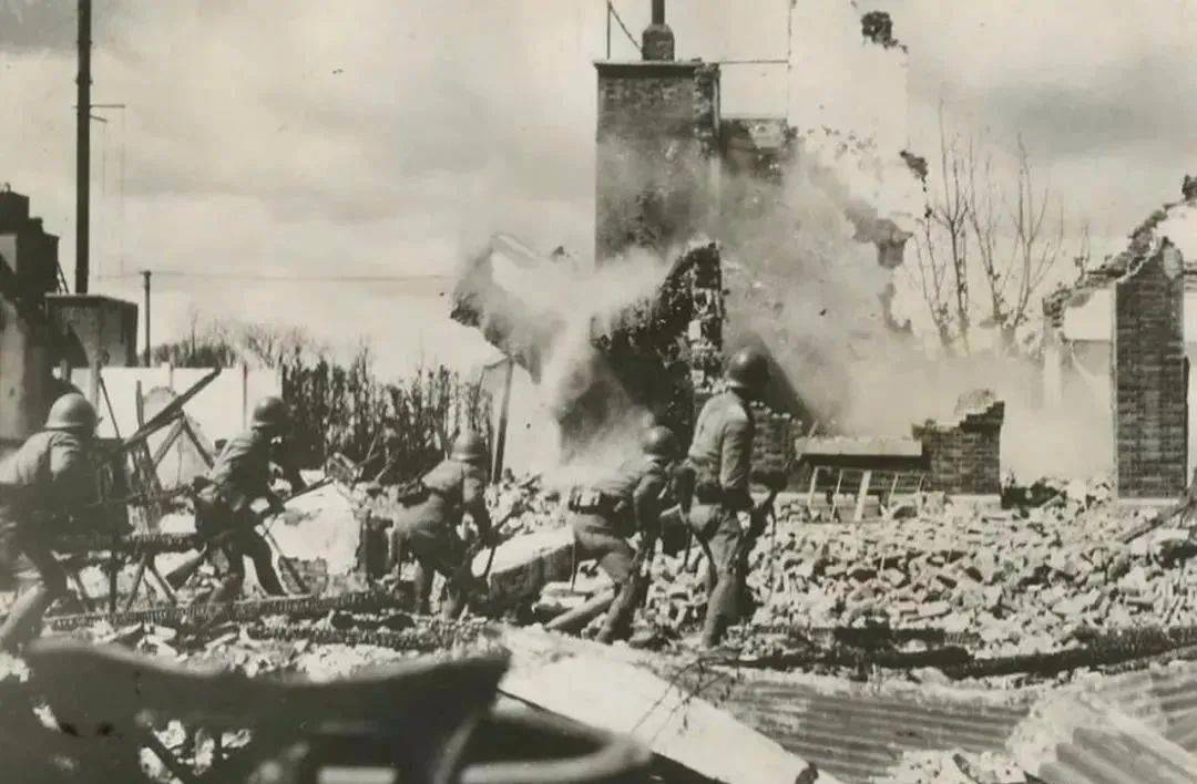 八百壮士之称谓便据硕而来.