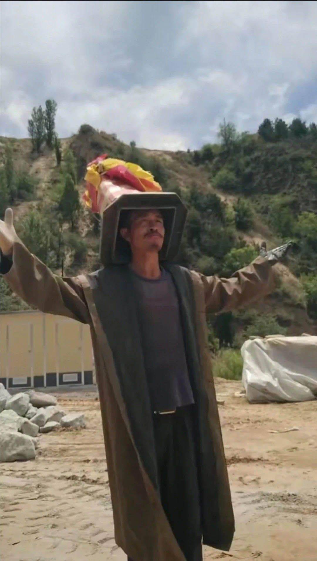 李小刚|“天生我材必有用”，这个被“搬砖”耽误的播音员“红”了