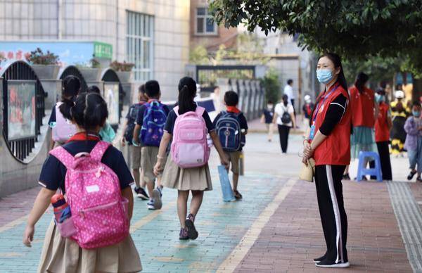 马绍|你好，新学期！郑州市中小学生迎来开学第一天