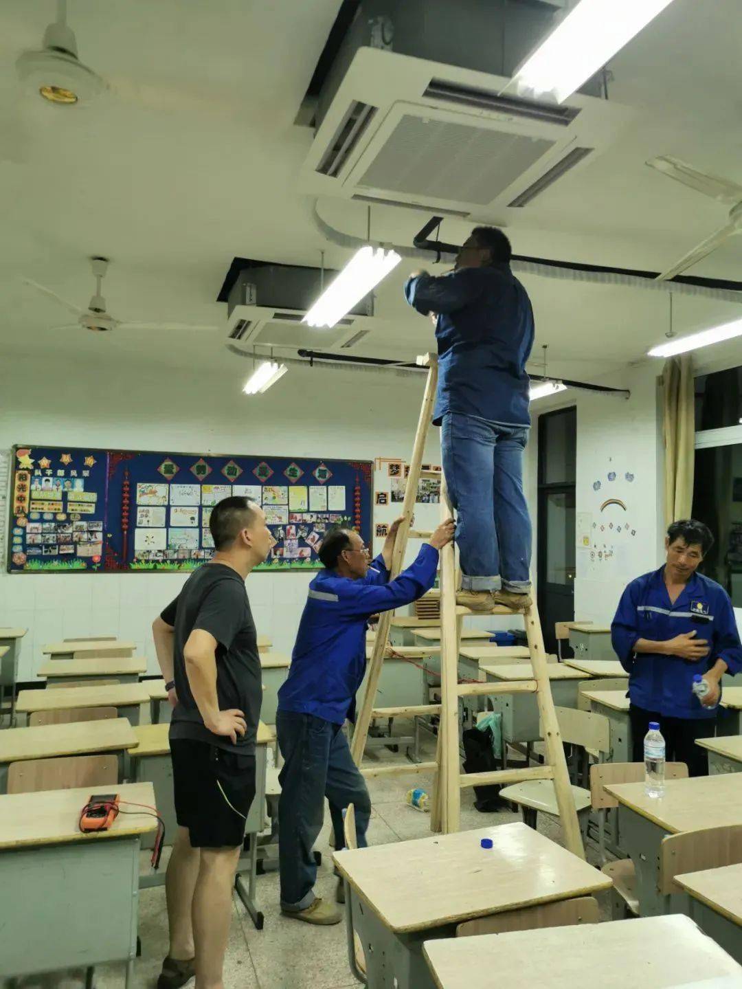 小学教室安装空调的问题 04ef046cfff44206be4025c5eb52369c.jpeg