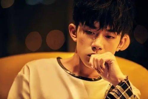 易烊千玺的电影电视剧作品 3383d9dd53b444e69faa69bc9489d2fa.jpeg