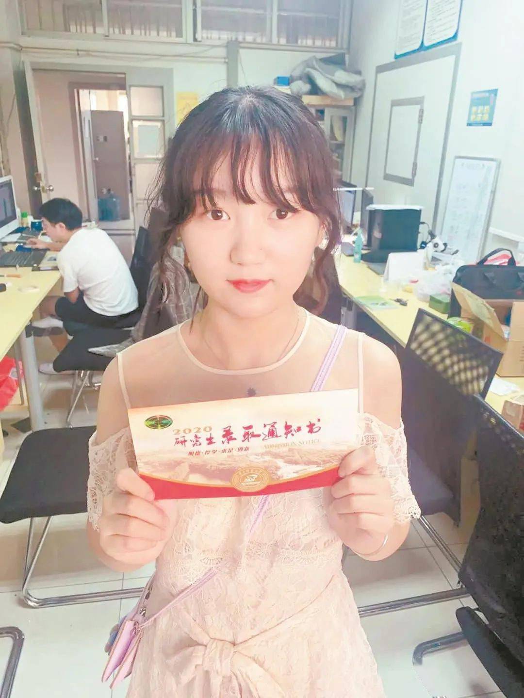 武汉|00后“美少女”读博！武汉首批新生报到了