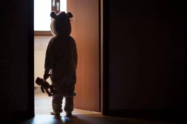 生肉|家人吓坏了惊呆！浙江一男孩屡次半夜偷吃生肉