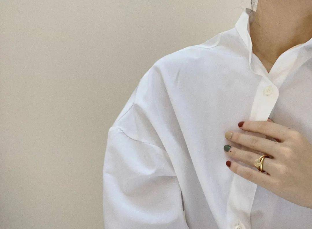 杜华|为什么霍汶希一出现，杜华女士就成了“华华子”？