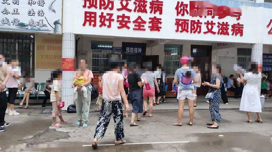 孩子|日日几百号人打预防针，才几个注射台······横县友报料：这么大一个镇