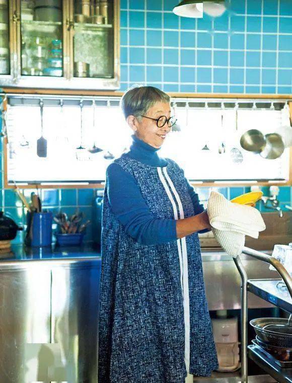 生活|73岁日本李子柒从时尚编辑变身乡村主妇，她把生活过成了宫崎骏的漫画