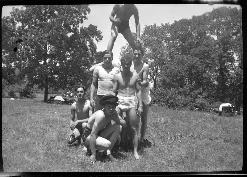 Joan|一个世纪前的黑白底片，藏在父亲鞋盒里的芝加哥回忆