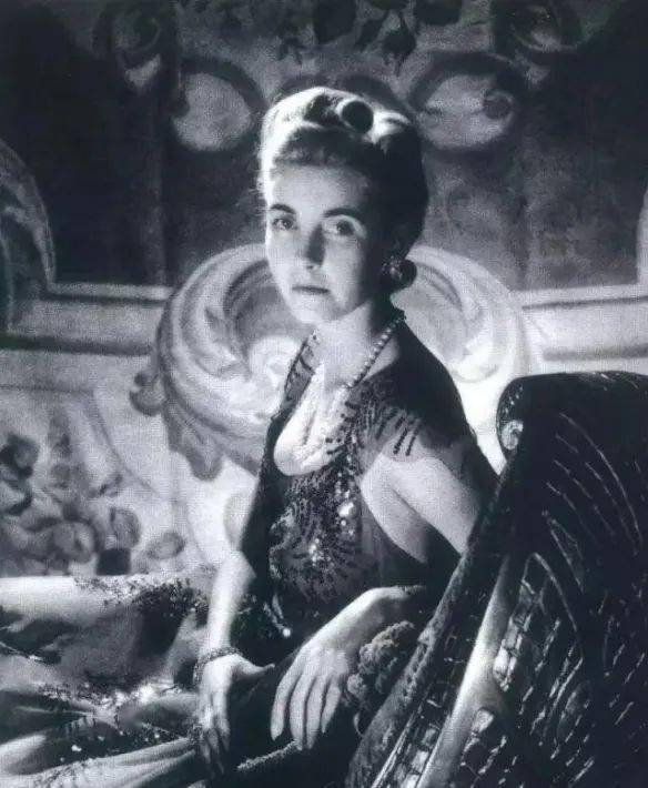 婚姻|“亿万名媛”芭芭拉·霍顿，用珠宝堆砌的一生