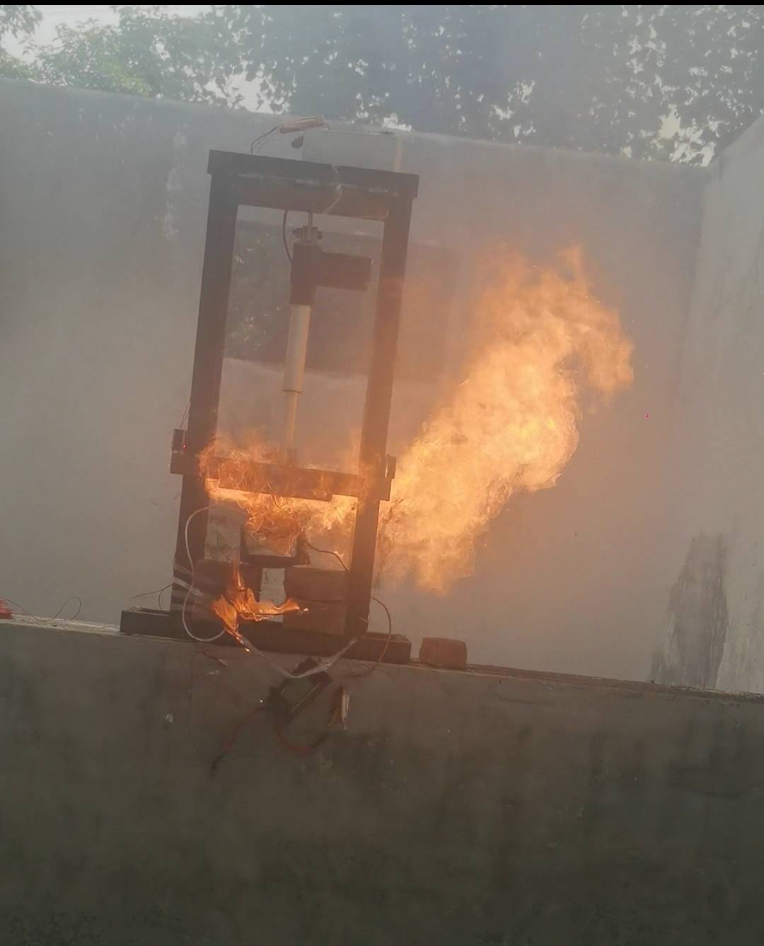 电池|自燃风波再起，宁德时代市值一日跌去400亿