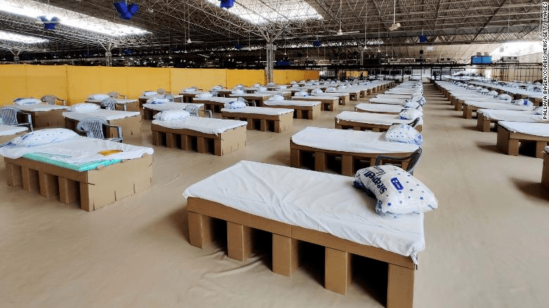 救护车|丧心病狂！19岁女孩确诊新冠，乘救护车就医途中竟遭司机性侵