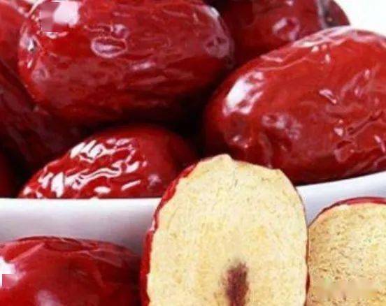 哪里的大枣药用价值高 e90a1fd058d84b6fb92698d1ca8aeb11.jpeg