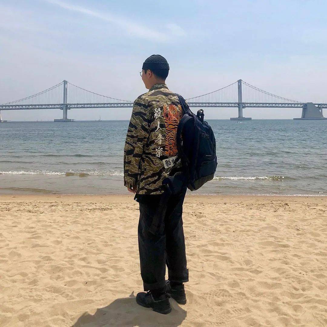 造型|最烂大街的男生双肩包你中招了吗？