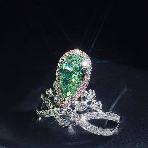 大亨|杨杨:一婚嫁给彩钻大亨,二婚却嫁给出轨男?李湘图什么……