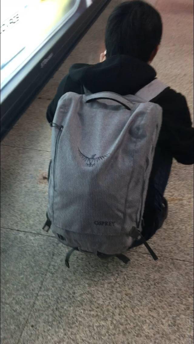 造型|最烂大街的男生双肩包你中招了吗？