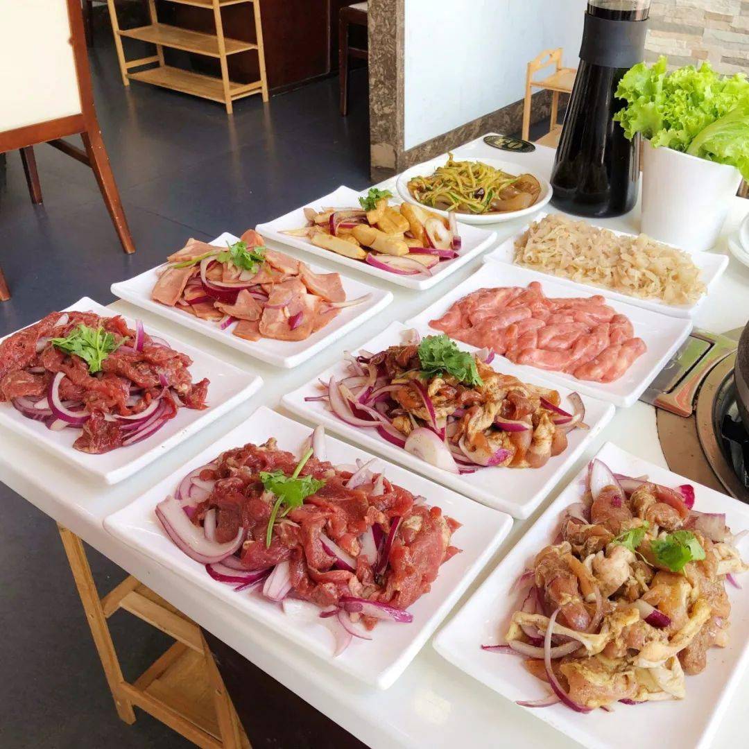 京皇|99元抢原价260元【京皇·南城石锅烤肉】2-3人餐！手切鲜牛/羊肉、风干肠、五花肉、鸡腿肉、鱼豆腐...