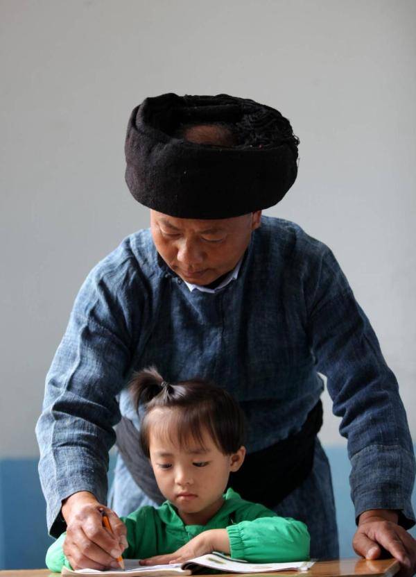 杨朝俊|杨朝俊：36载坚守大山育桃李