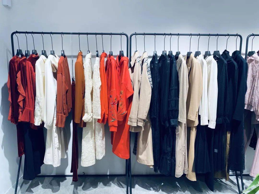 焕新|一楼焕新 | 这是一个特立独行的品牌，三分盐/三分甜/三分有趣，还有一分等你来体会