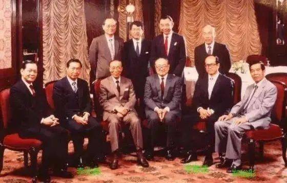 帝王|香港第一阔太：非帝王绿翡翠不戴，丧夫反赚100亿！就连四太见她都低头！