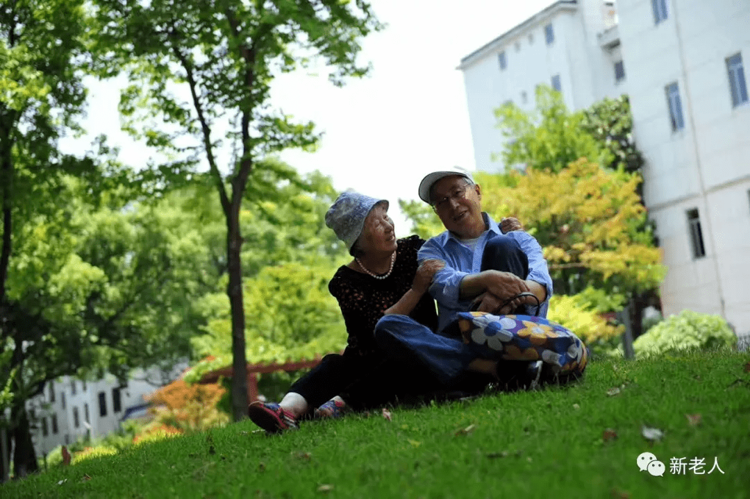 姊妹俩吵架 6b31cd85865e4491ab3ead0ce36e99bf.png