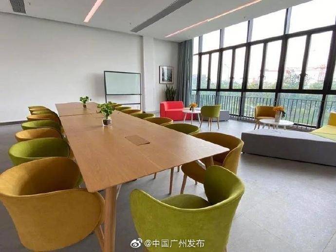 支教团|华工新生开学典礼，这一幕让人泪目…