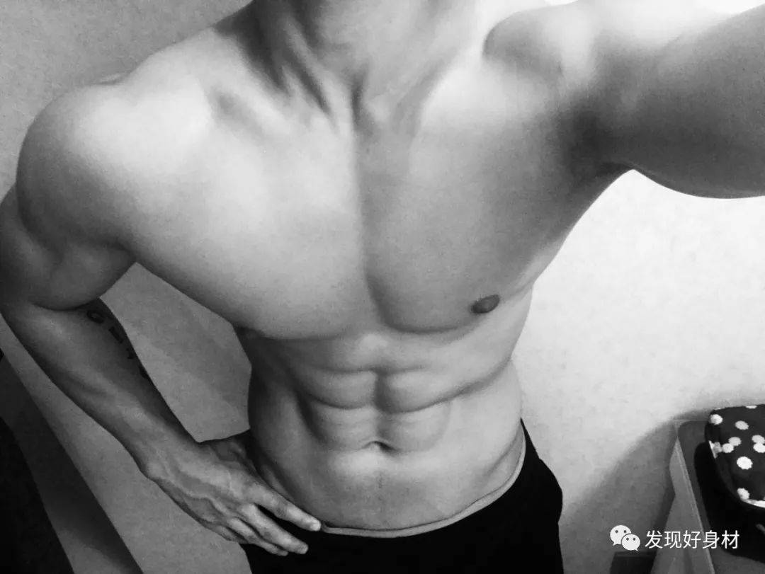 华体会hth体育官网-
20岁宁夏小伙练就一身肌肉,收获迷妹无数!(图1)
