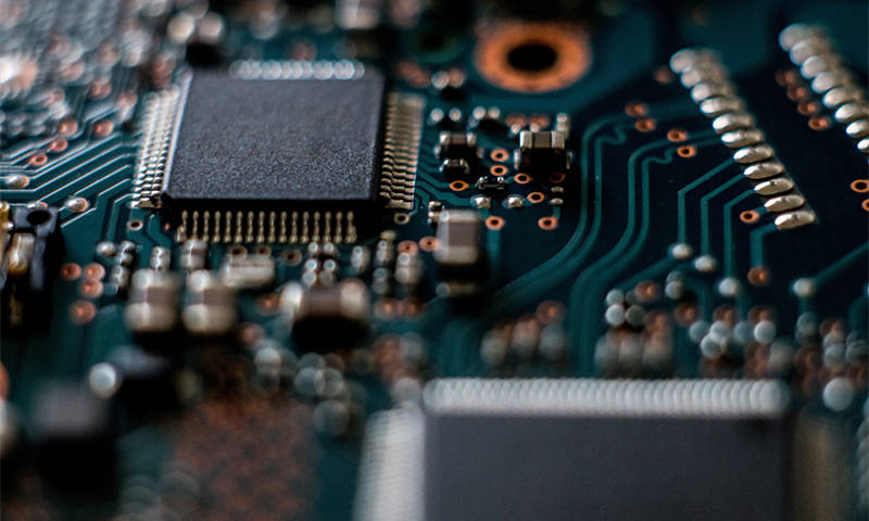 材料|光刻胶概念股雅克科技拟募资不超12亿，加速电子材料国产替代