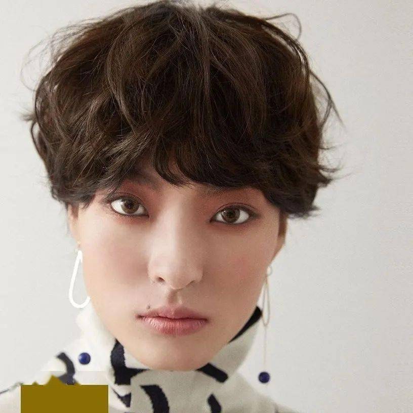 棕色|虞书欣和李圣经双双换上神仙发色，秋冬最显肤白发色你get了吗？