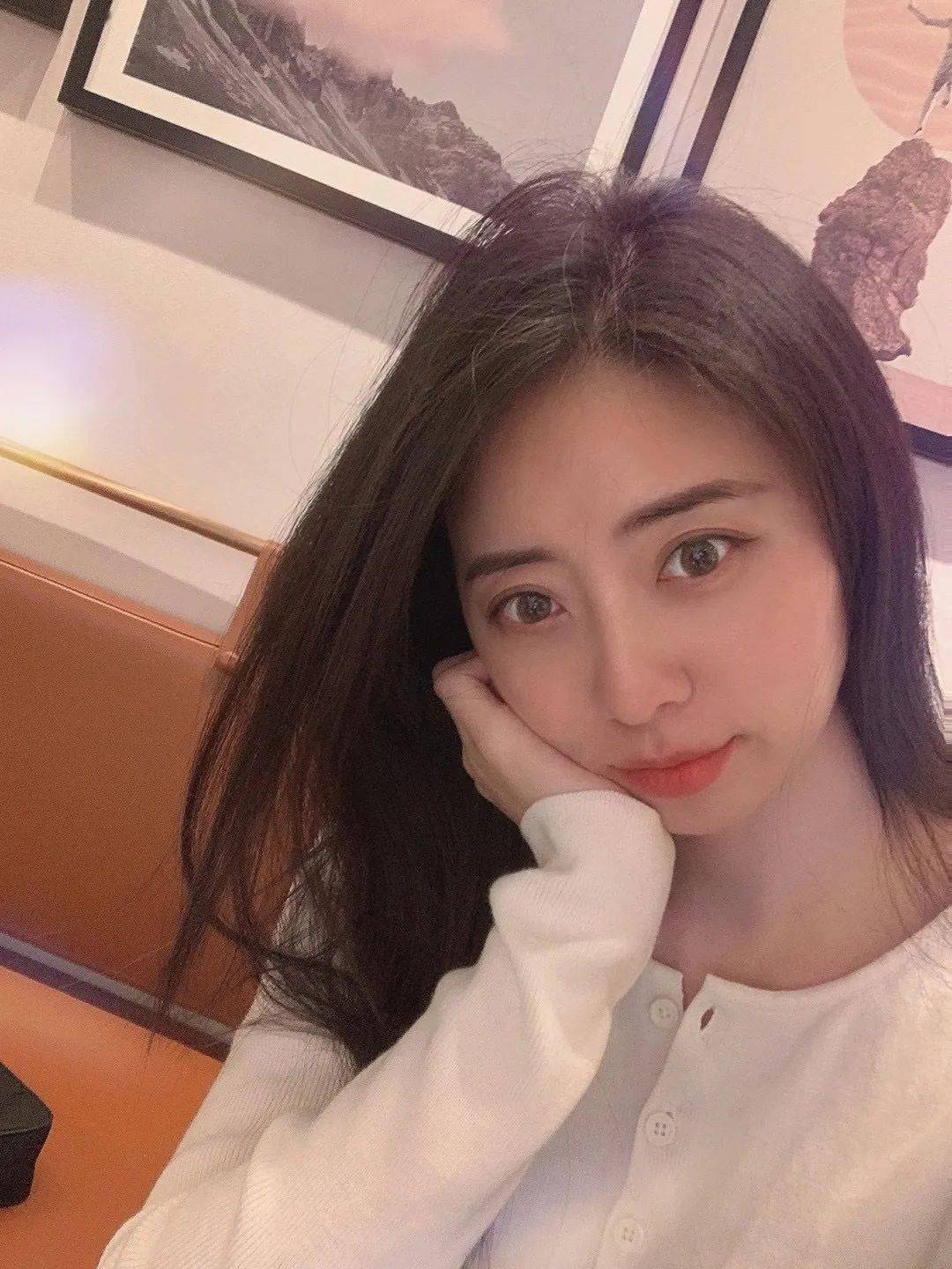 时尚|孟佳成团后时尚资源好到逆天 还不是因为私下这些“小动作”！