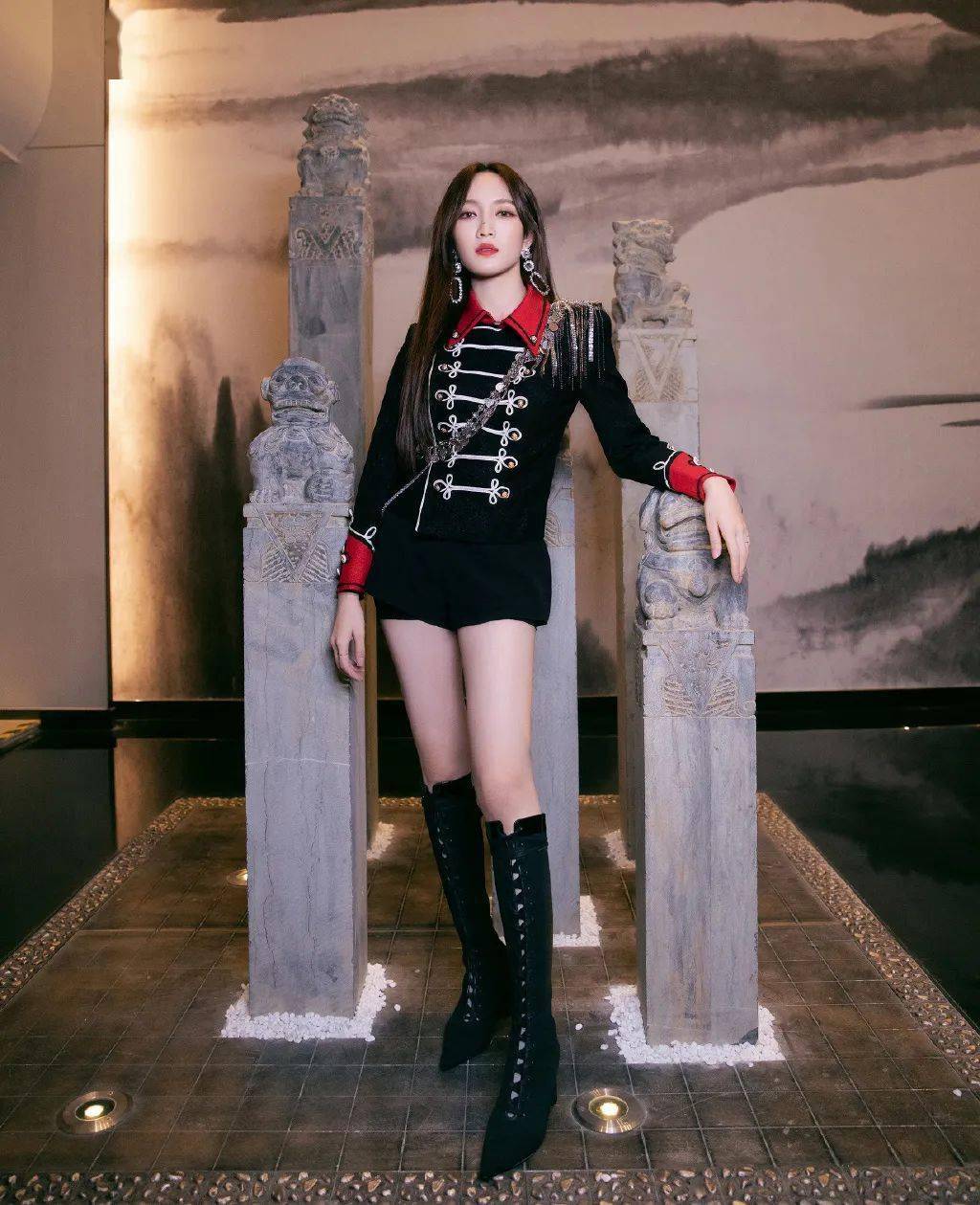 时尚|孟佳成团后时尚资源好到逆天 还不是因为私下这些“小动作”！