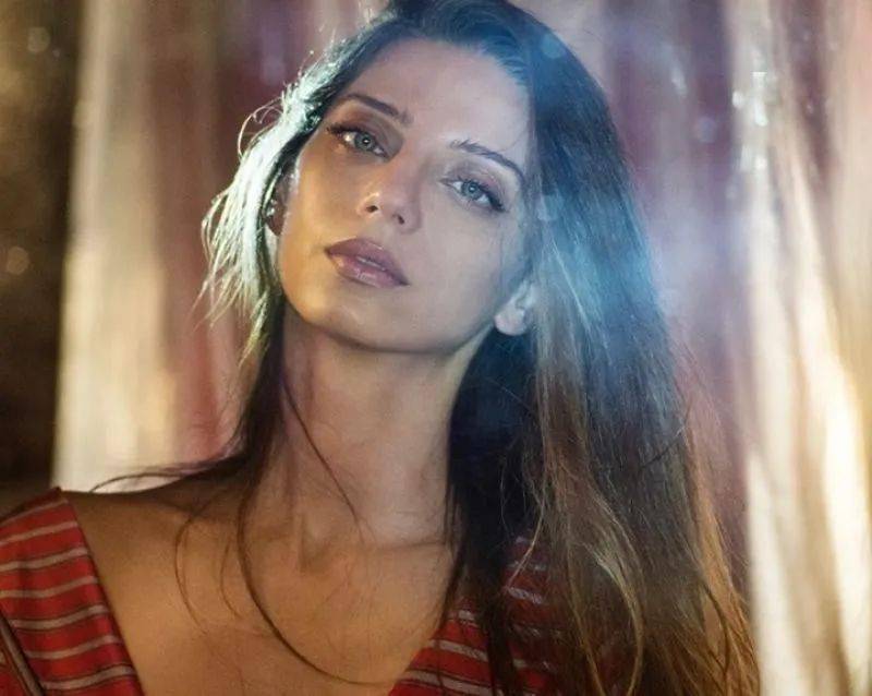 安吉拉·萨拉弗安 angela sarafyan,一位来自亚美尼亚的女孩.