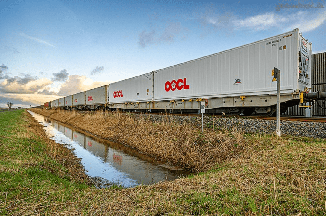 oocl 东方海外为世界具规模之综合国际集装箱运输及物流公司之一,为