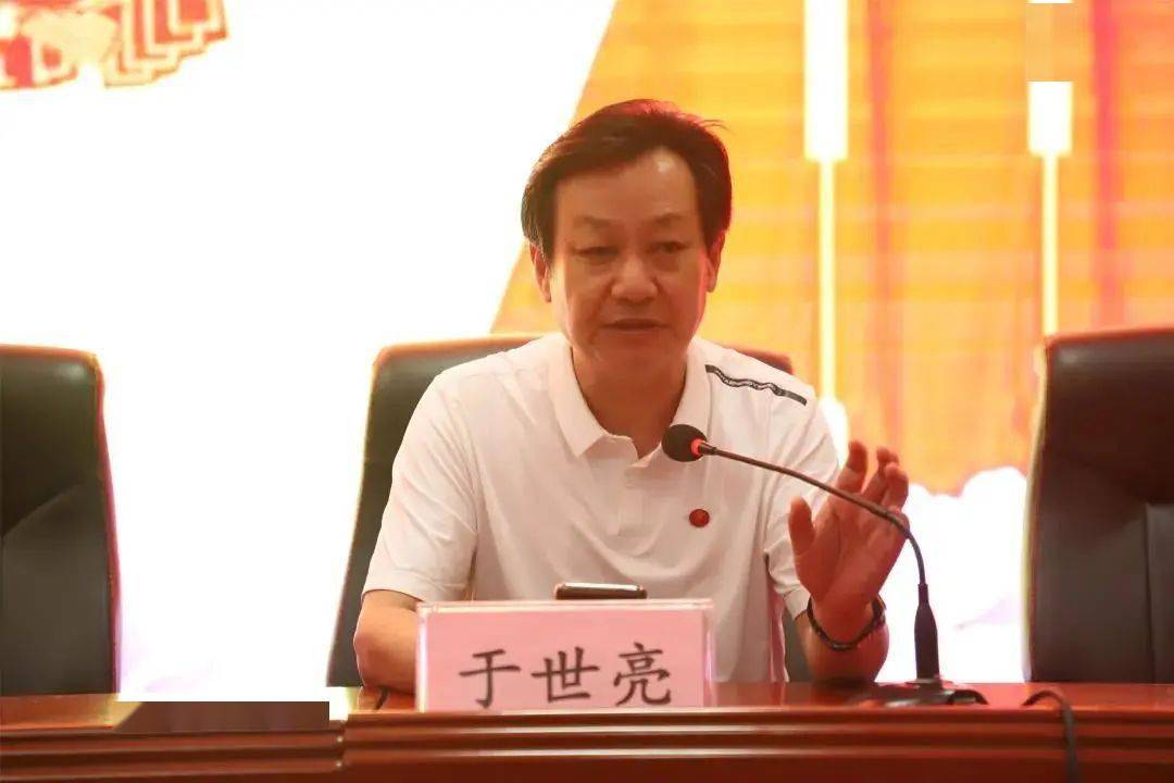 范县一中校党委书记,校长于世亮