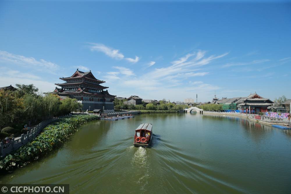 河南开封:天高云淡景色美